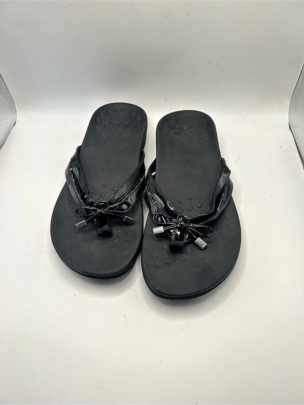 Vionic Black Thong Sandals